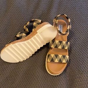 Steve Madden
Bandi Elastic Cork Sandal